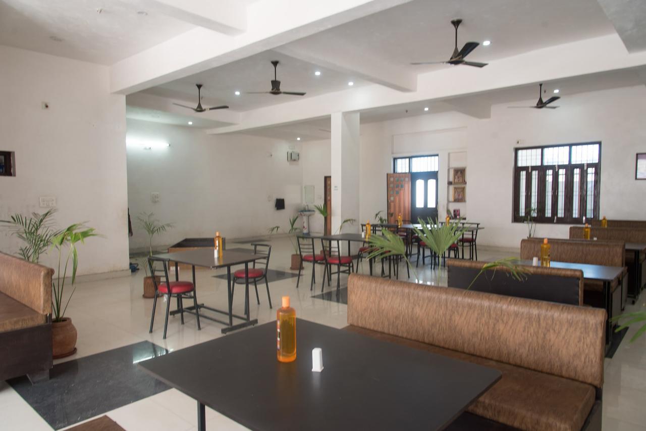 Oyo 11743 Hotel Shree Krishna 우다이푸르 외부 사진